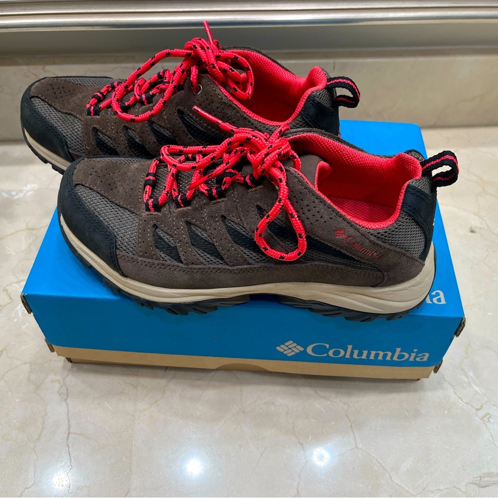 Columbia:   HIKING shoe size 8. Brown/orange laces EUC!!! Not new in box.